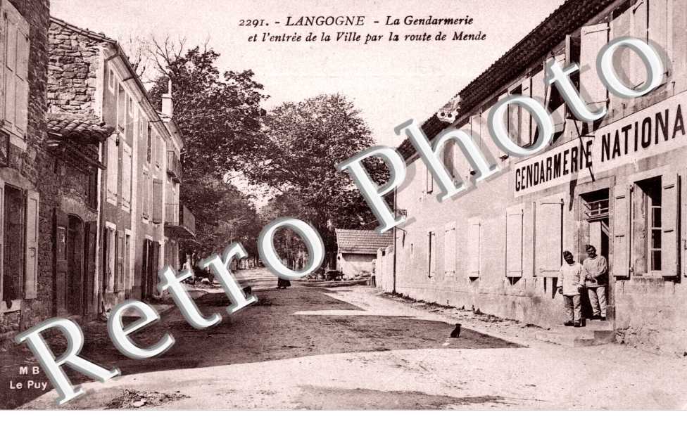 la gendarmerie et l'entree de la ville par la route de Mende