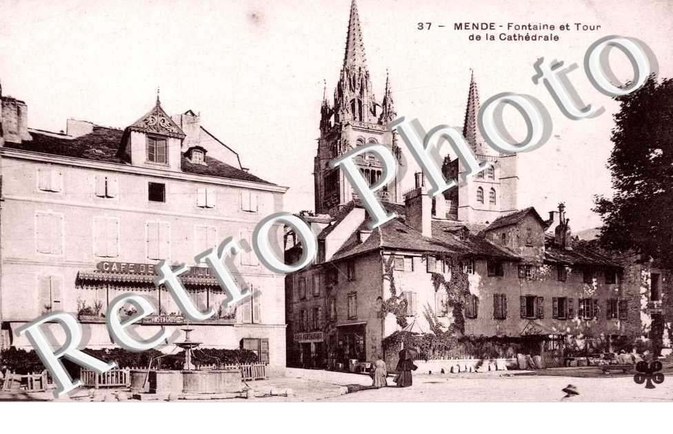 fontaine et rour de la cathedrale