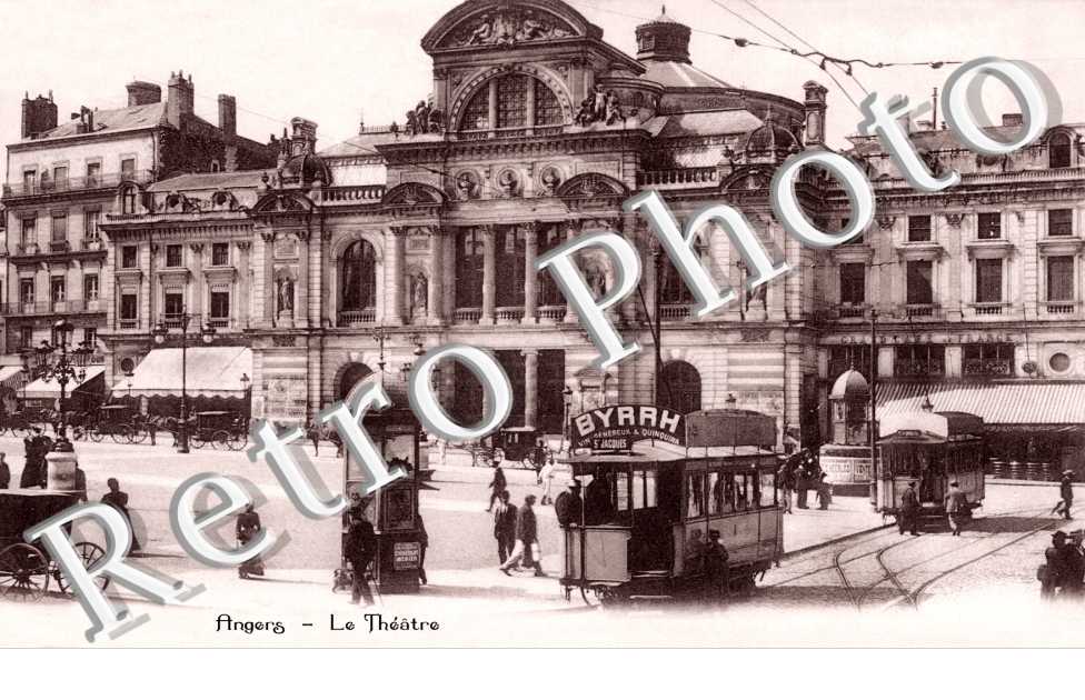 Le Théâtre