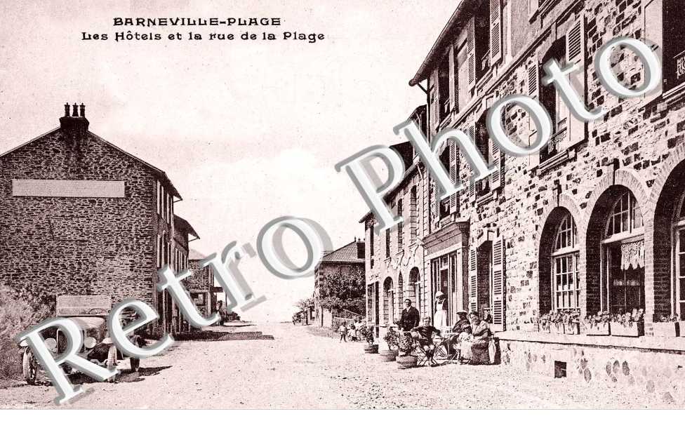 Barneville - plage - Les hotels et la rue de la plage