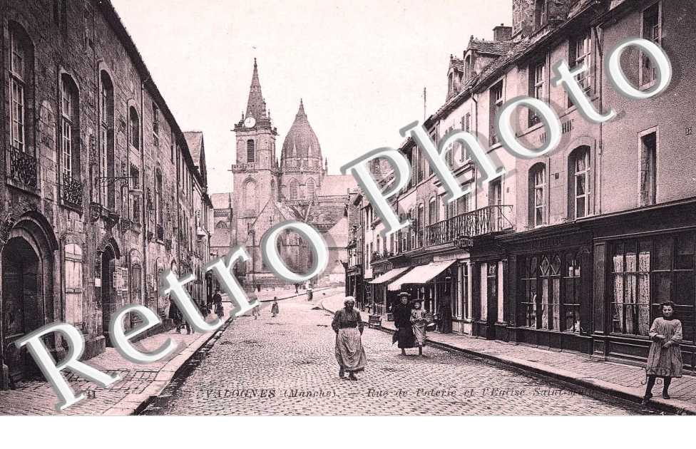 rue de Poterie et l' eglise Saint-Malo