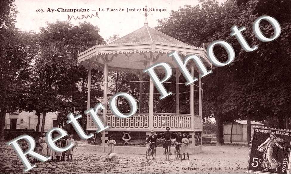 la place du Jard et le kiosque