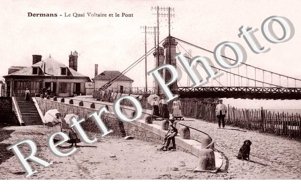 le Quai Voltaire et le Pont