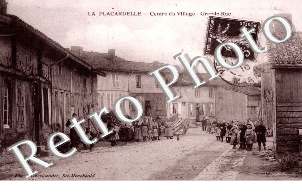 la Placardelle - Centre du Village, grande rue