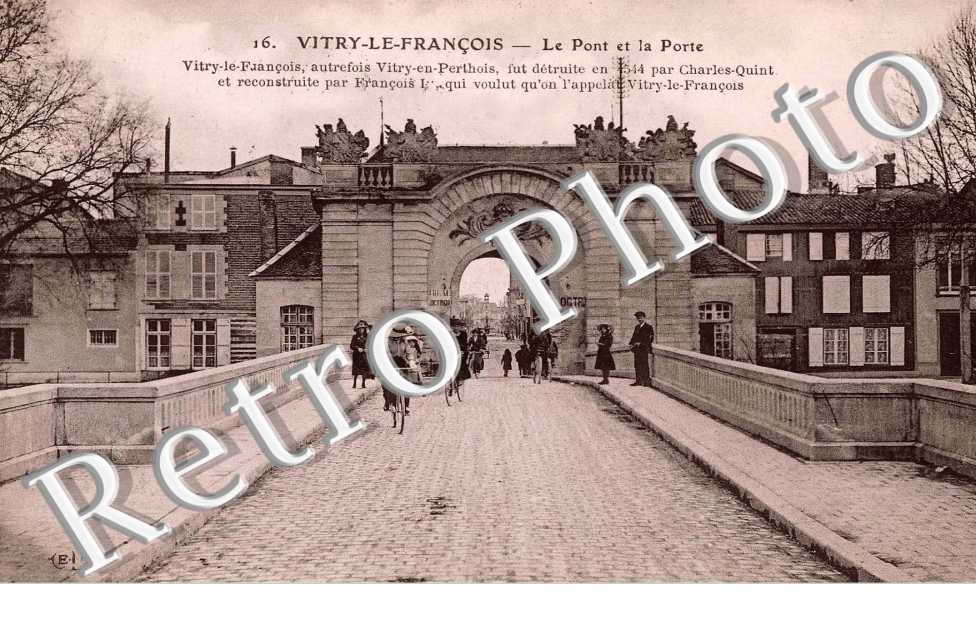 LE PONT ET LA PORTE