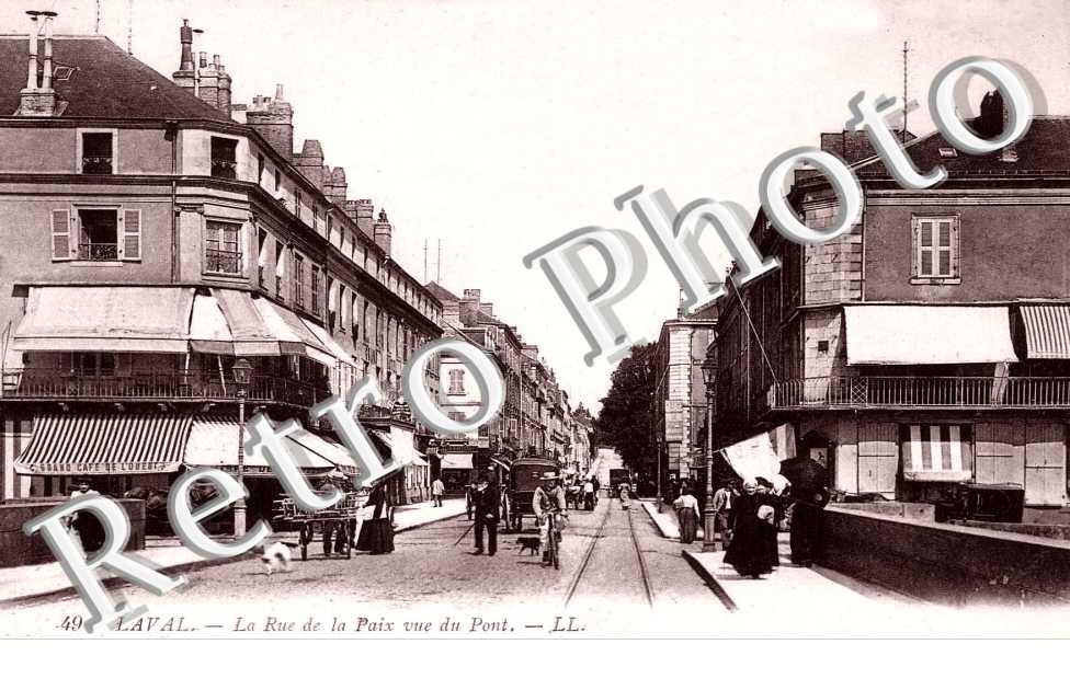 LA RUE DE LA PAIX VUE DU PONT