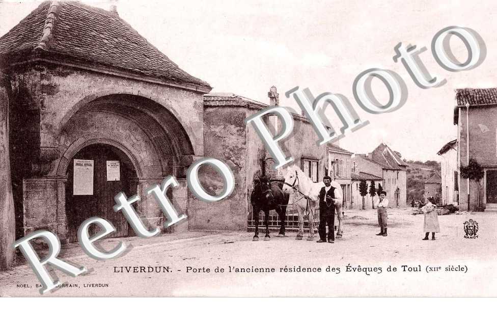 porte de l'ancienne residence des Eveques de Toul