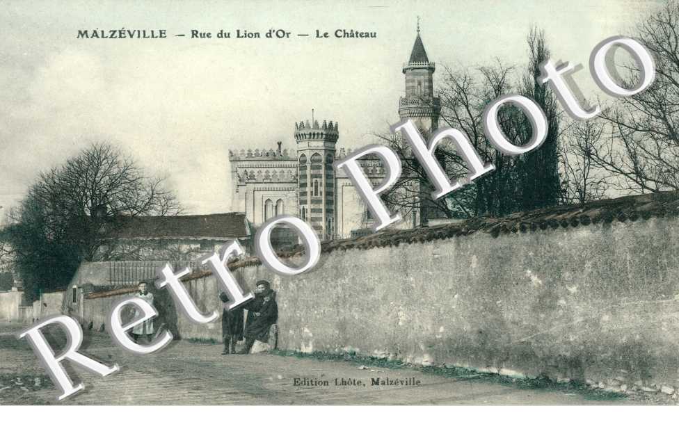 Rue du Lion d'Or - le chateau (couleur)