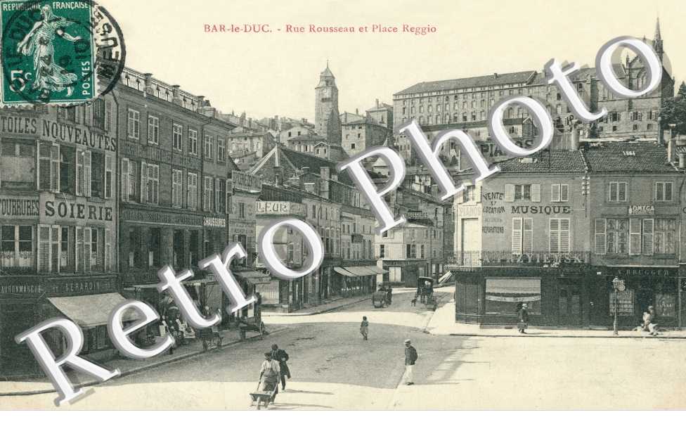Rue Rousseau et Place Reggio