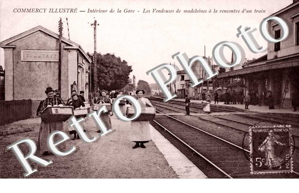 interieur de la gare - vendeuses de madeleines