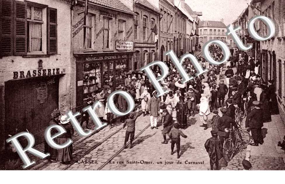 LA RUE SAINT-OMER UN JOUR DE CARNAVAL