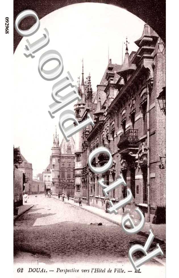 rue vers l'Hotel de Ville