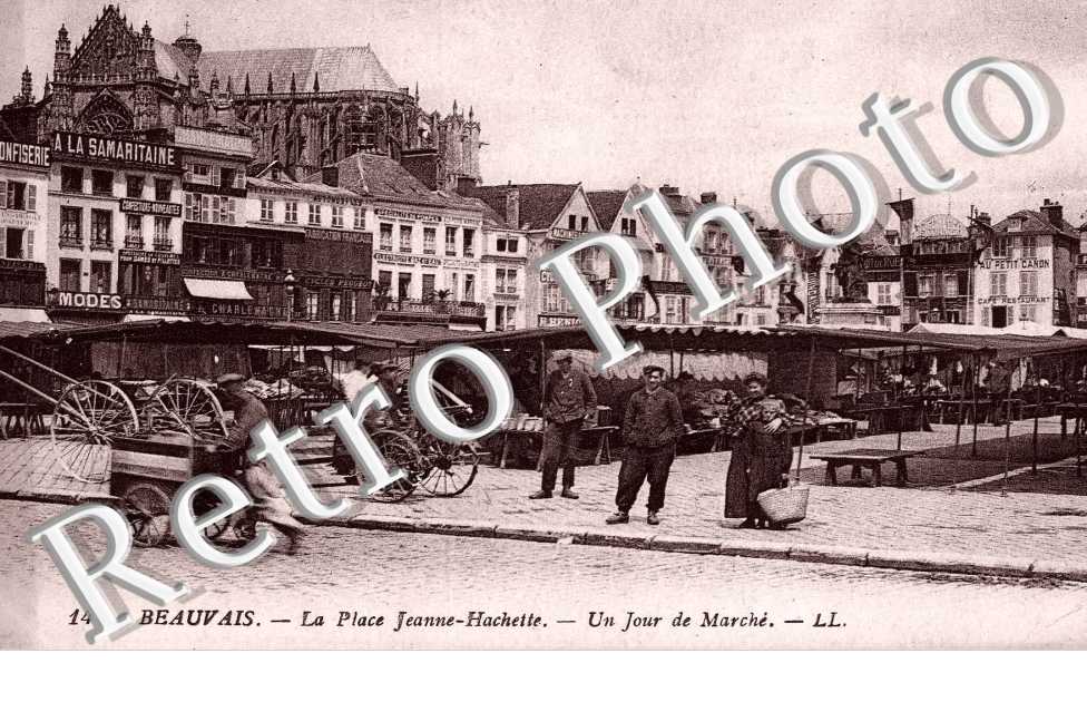 La Place Jeanne Hachette, un jour de Marche