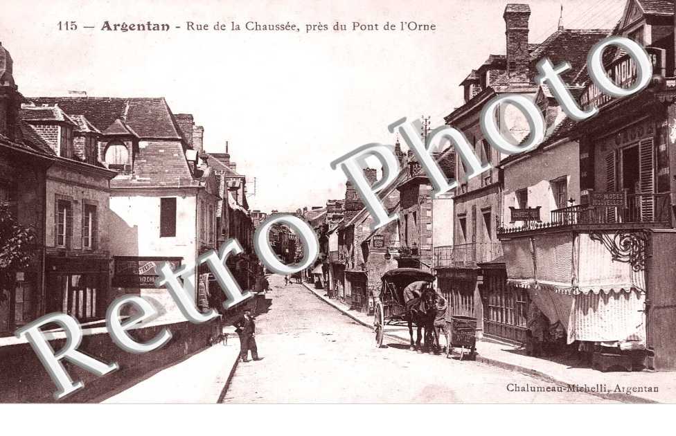 Rue de la Chaussee pres du pont de l'orne