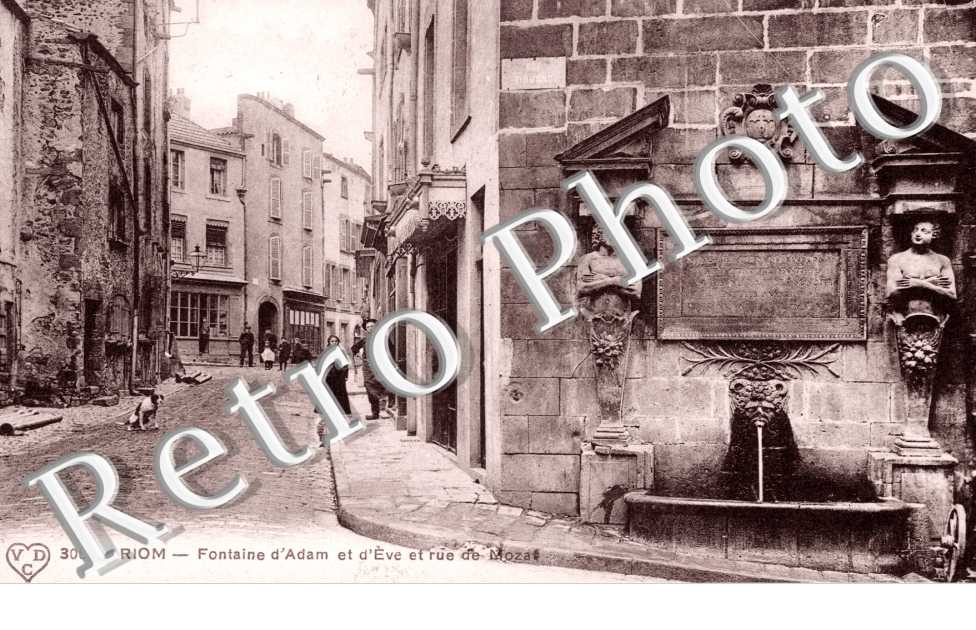 Fontaine d'Adam et d'Eve et Rue de Moza