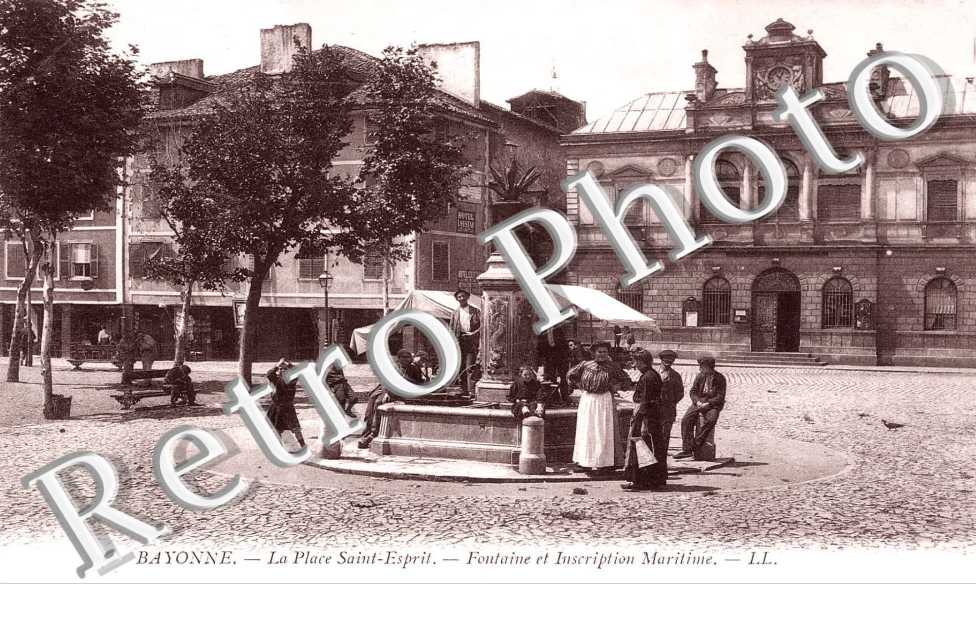 LA PLACE SAINT ESPRIT