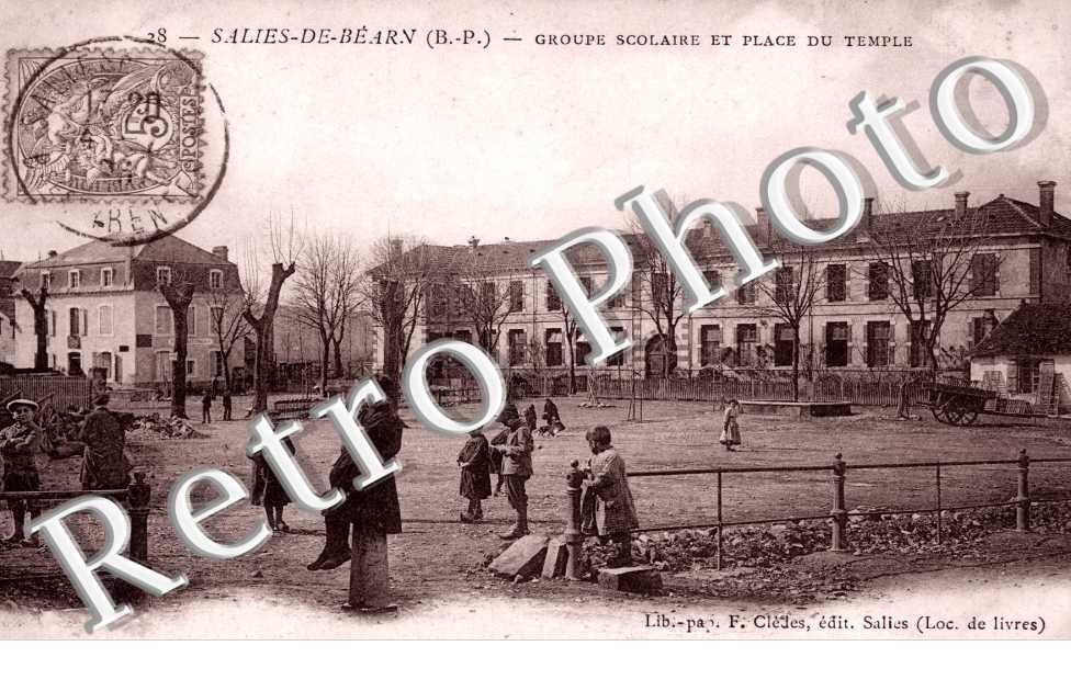 Groupe Scolaire et Place du Temple