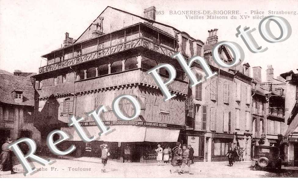VIEILLES MAISONS  Place Strasbourg