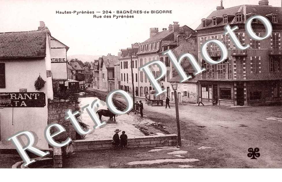 RUE DES PYRENEES