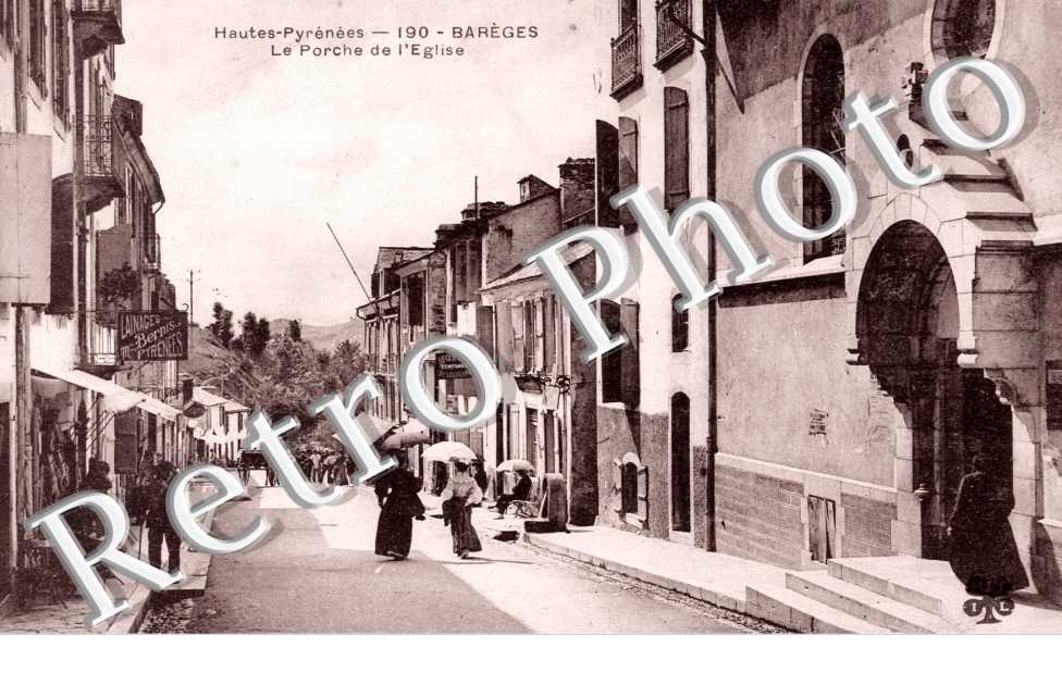 Le Porche de l'Eglise