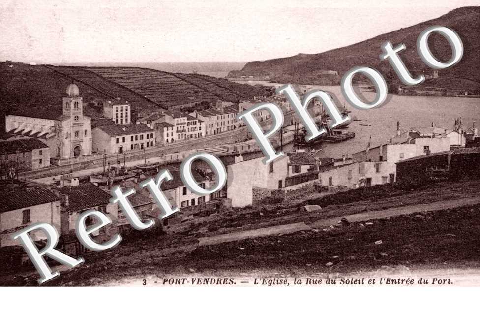 l'Eglise la rue du Soleil et l'entree du Port