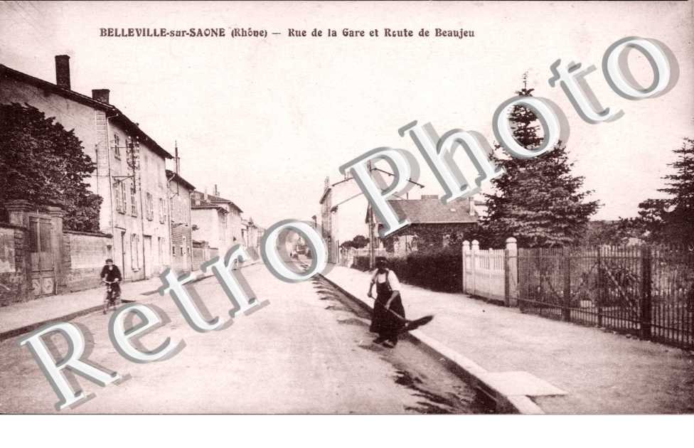 Rue de la Gare et Route de Beaujeu