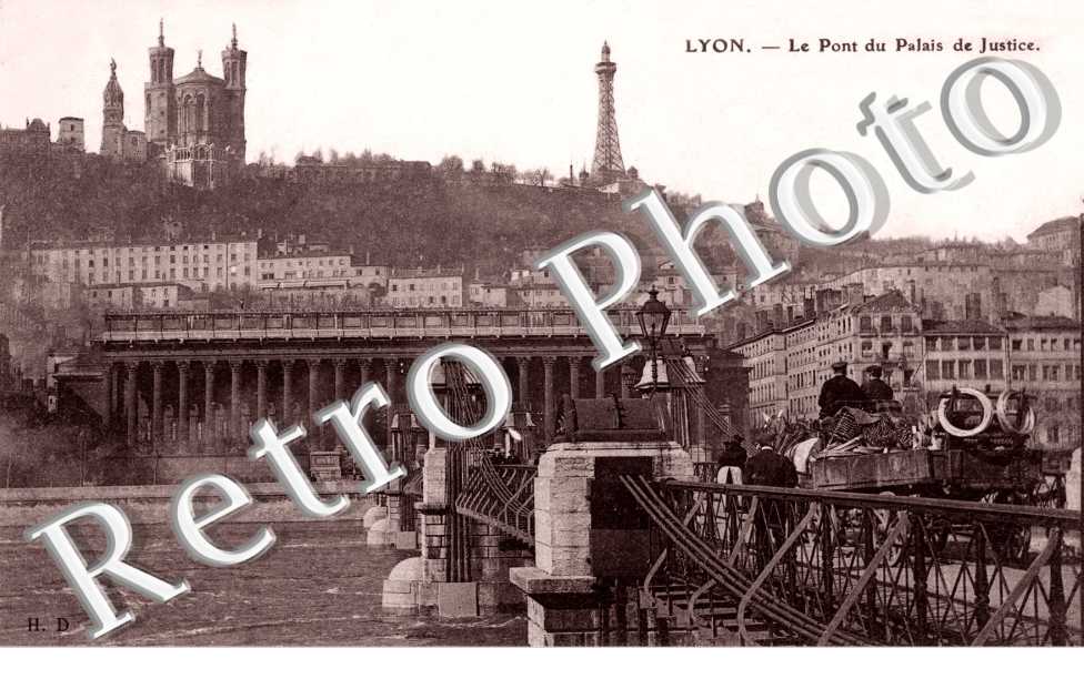 LE  PONT DU PALAIS DE JUSTICE