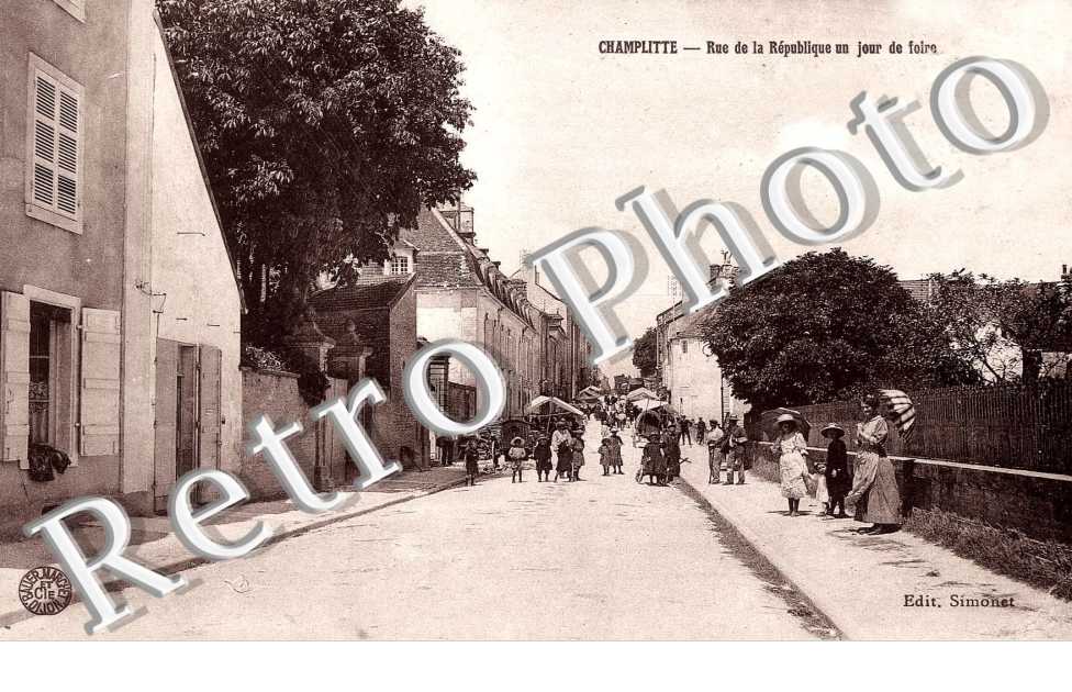 rue de la Republique un jour de foire