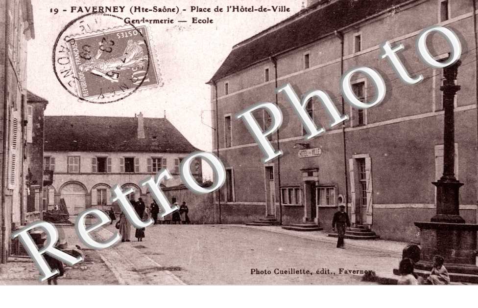 place de l'Hotel-de-Ville, gendarmerie, ecole