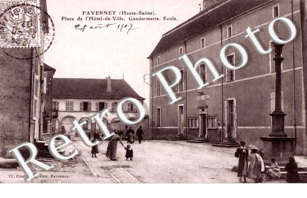 place de l'hotel de ville - Gendarmerie, Ecole