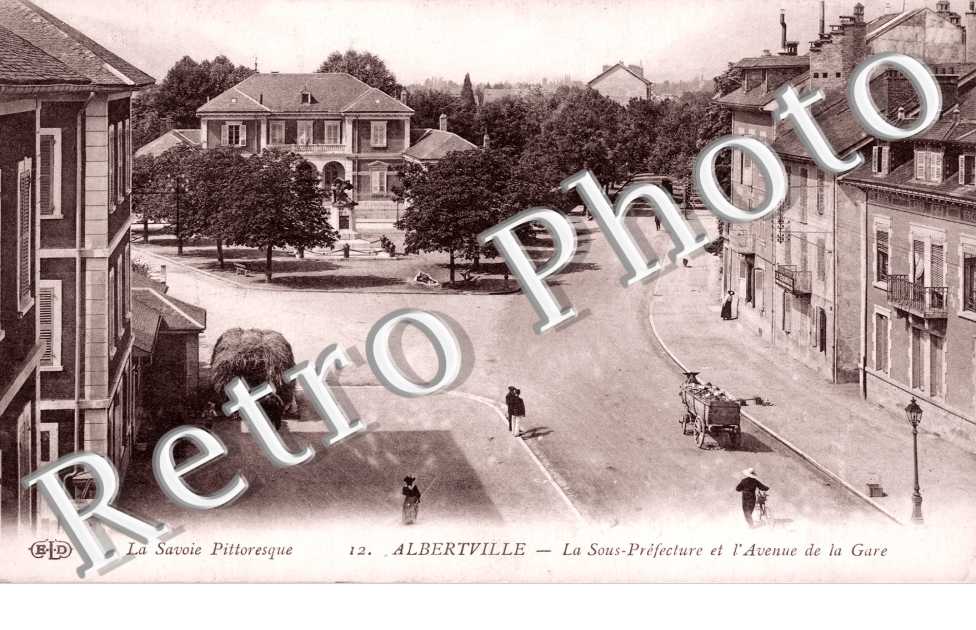 La Sous Prefecture et l'avenue de la Gare