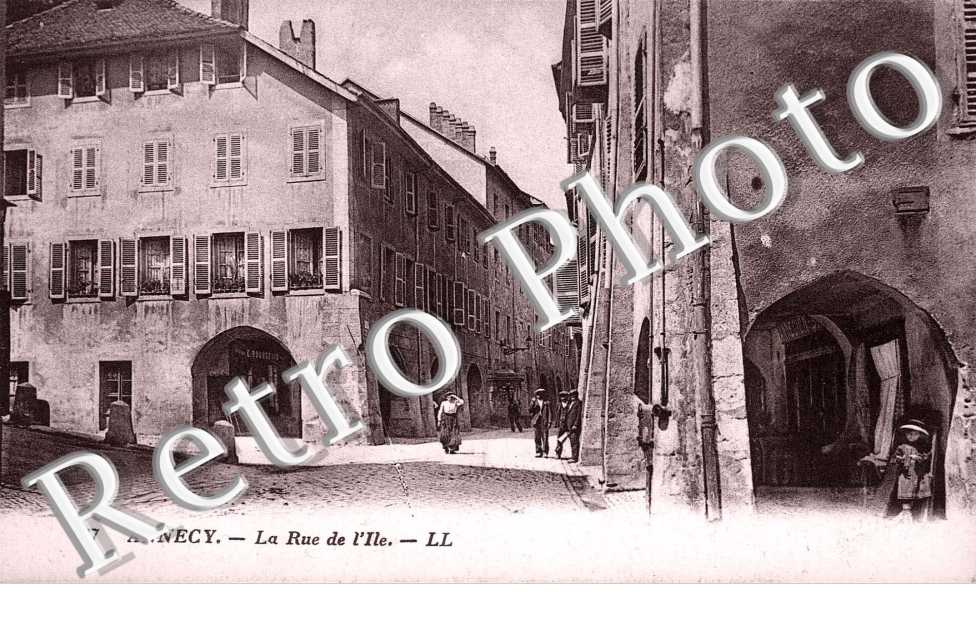 LA RUE DE L'ILE