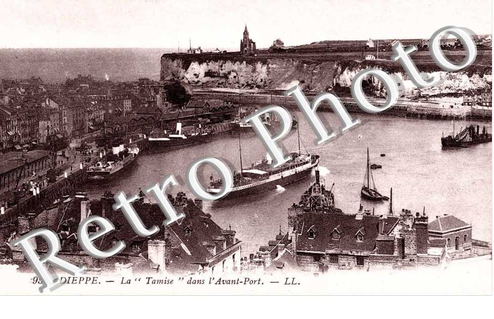 LA TAMISE DANS l'avant port