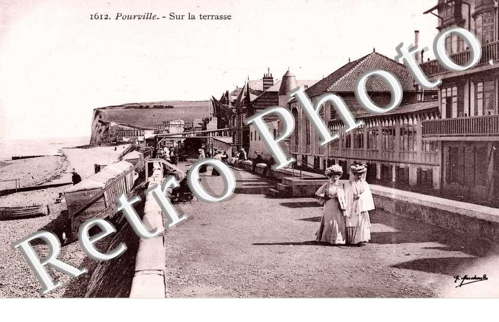 POURVILLE - Sur la terasse