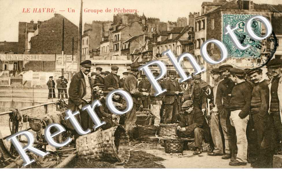 UN GROUPE DE PECHEURS