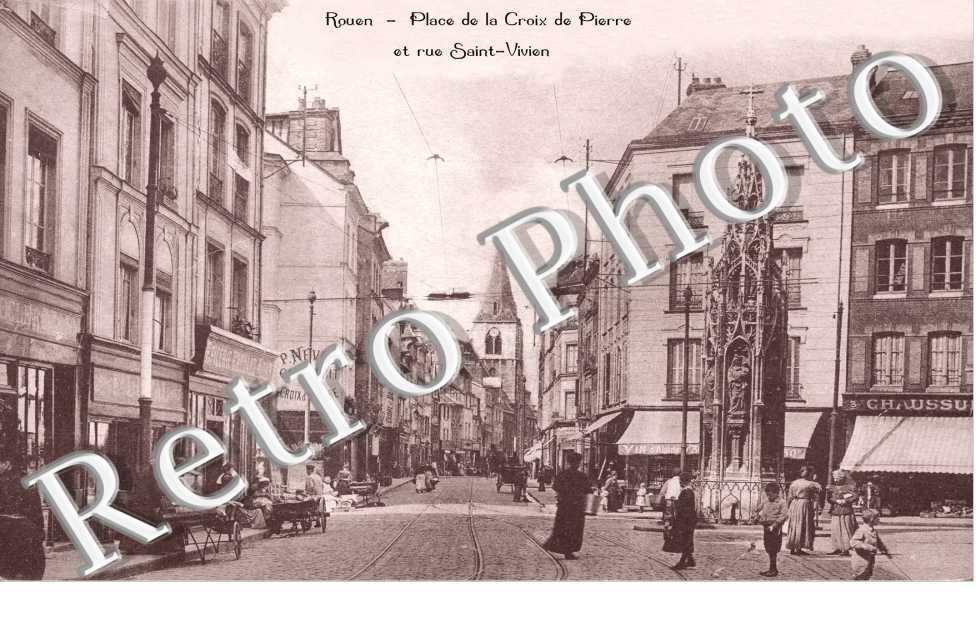 PLACE DE LA CROIX DE PIERRE  ET RUE SAINT VIVIEN
