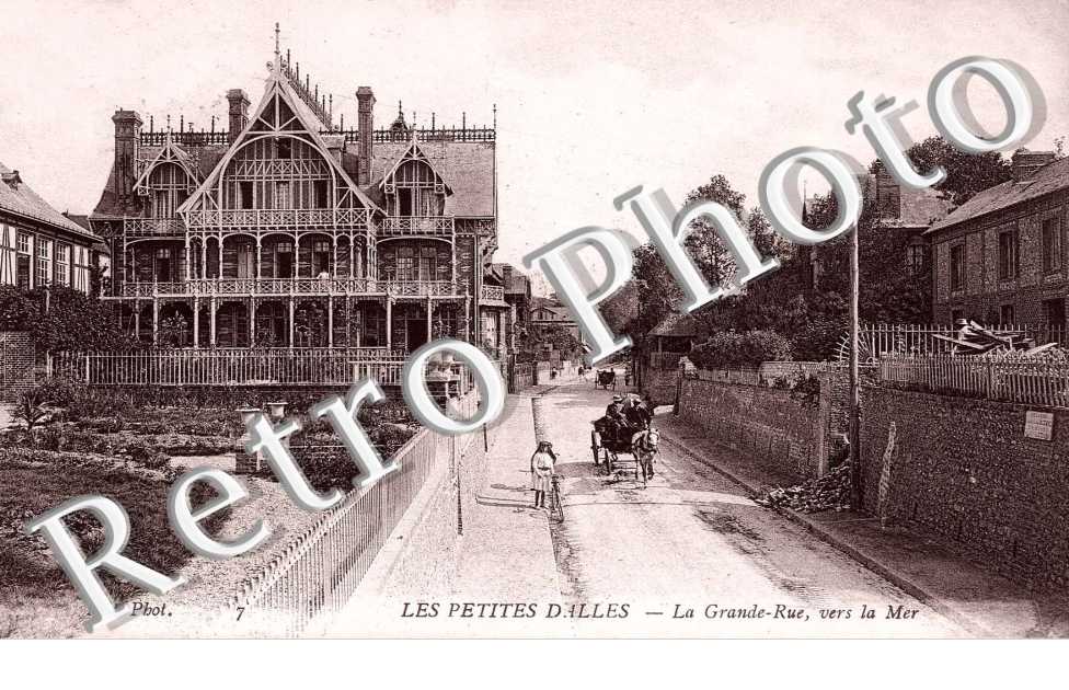 LA GRANDE RUE VERS LA MER