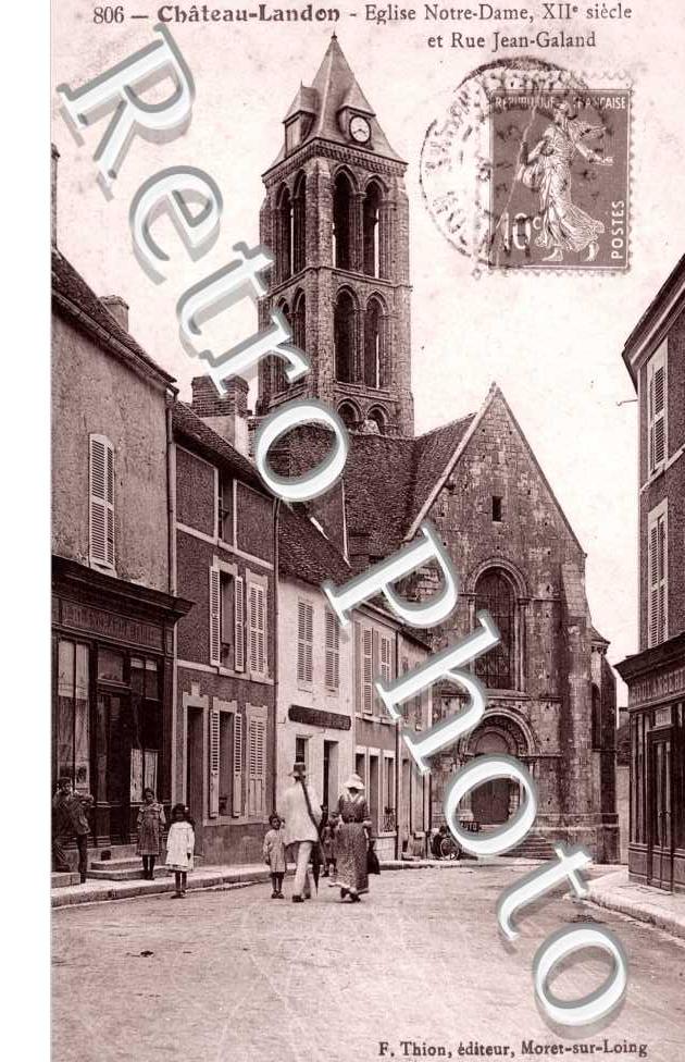 Eglise Notre-Dame XIIeme siecle et Rue Jean-Galand