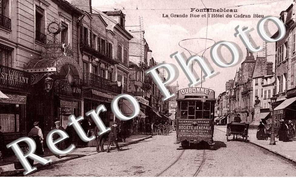 La grande rue et l'hotel du cadran bleu - Tramway