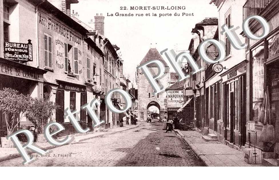 LA GRANDE RUE ET LA PORTE DU PONT
