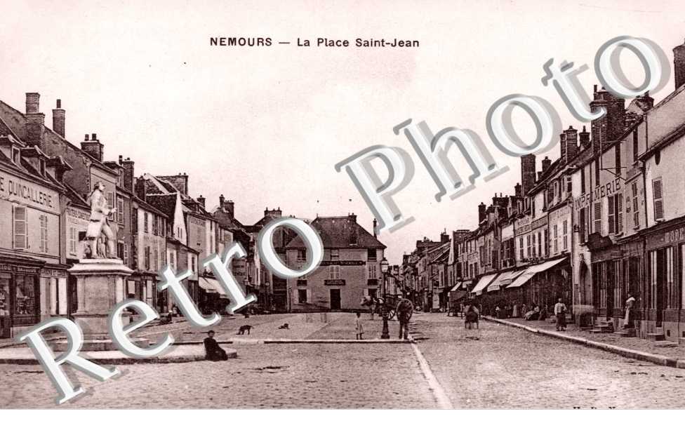 la Place Saint-Jean