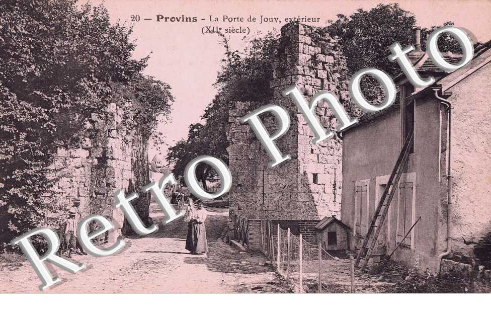 La porte de Jouy (12 eme siecle)