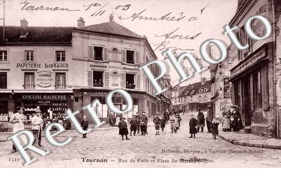 Rue de Paris et place du marche