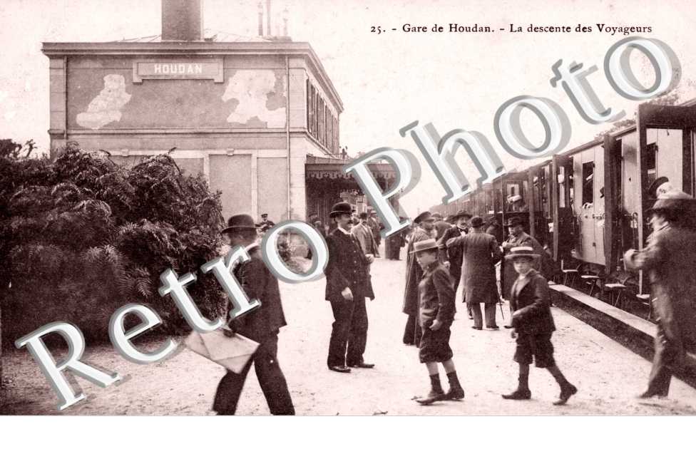 gare de Houdan, la descente des voyageurs