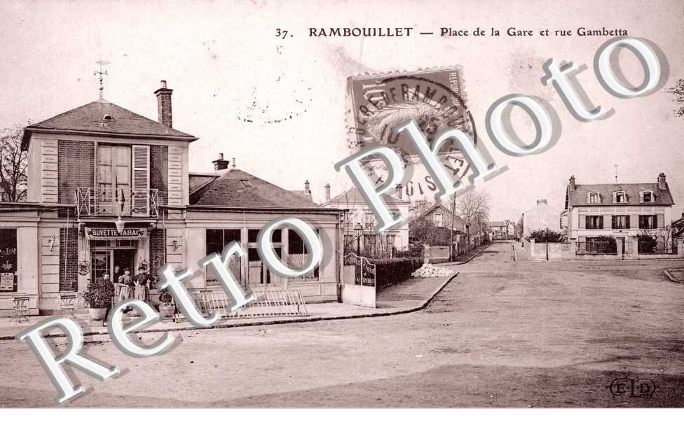 La Place de la Gare et Rue Gambetta