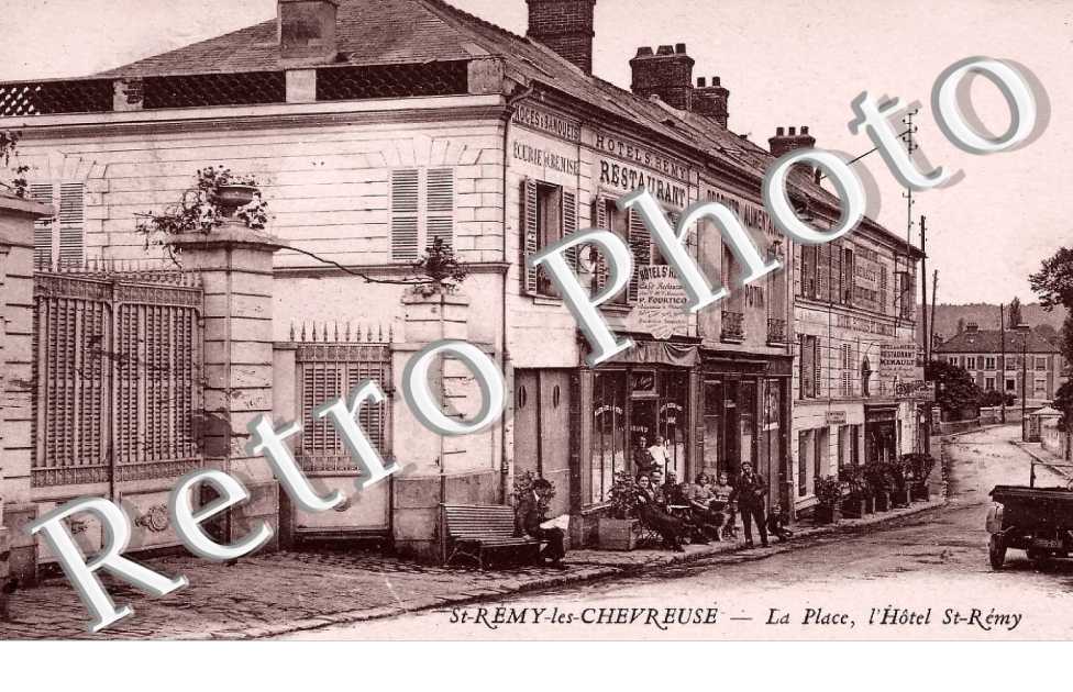 La place - l'hotel Saint Remy