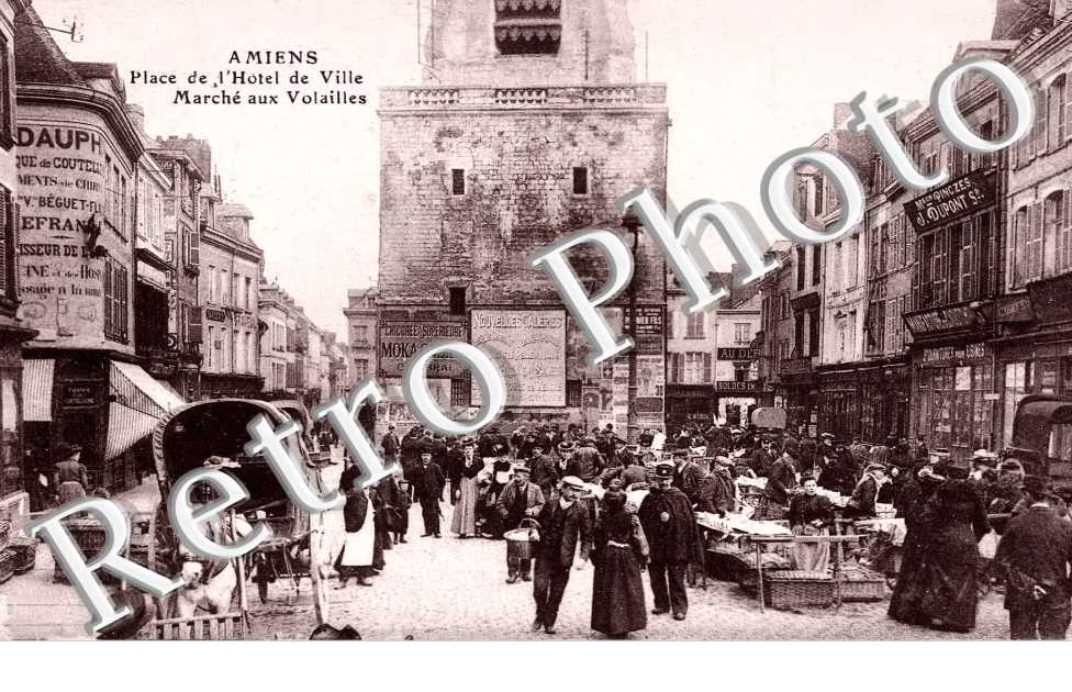 Place de l'hotel de ville - marche aux volailles