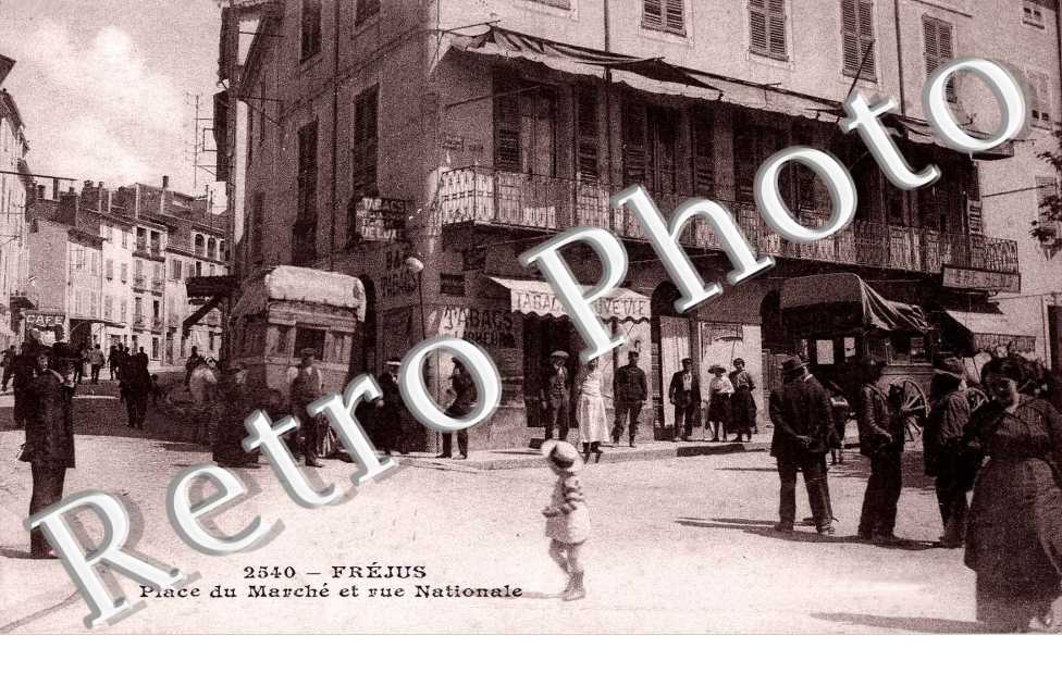 Place du marché et rue Nationale