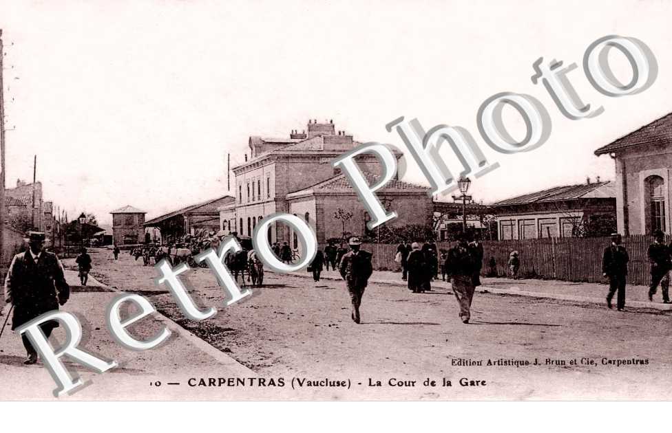 COUR DE LA GARE