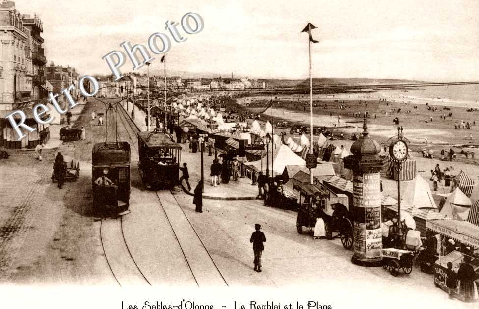 LE REMBLAI ET LA PLAGE